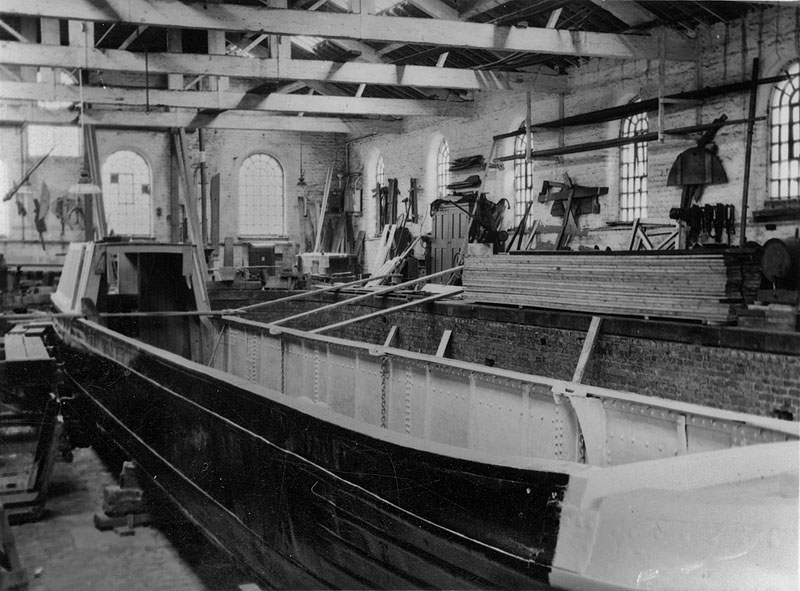 Motor boat on Gorton dock